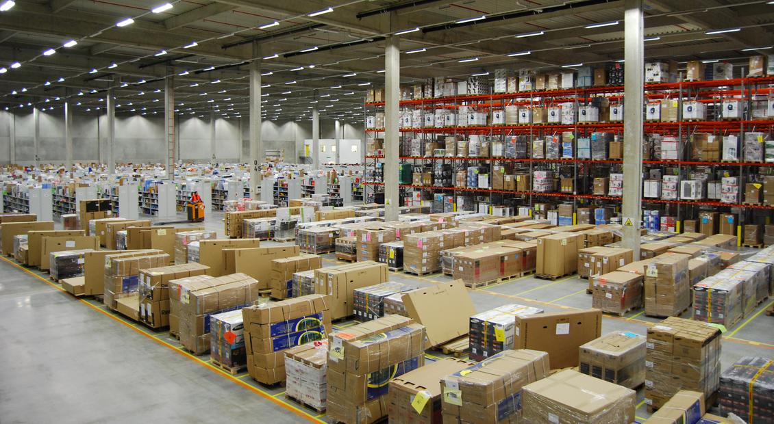 Blick in das Logistikzentrum von Amazon in Bad Hersfeld. (Bild: Amazon)