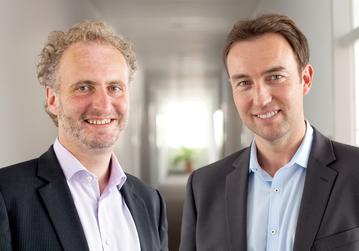 Georg Khl (links) und Dr. Michael Klinkers, Vorstand Nexum AG