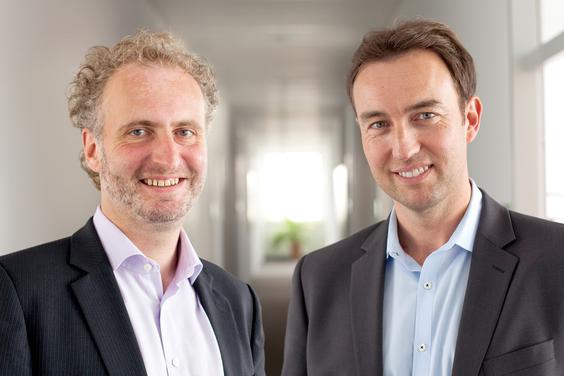 Georg Khl (links) und Dr. Michael Klinkers, Vorstand Nexum AG (Bild: Nexum)