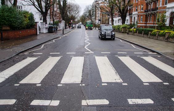 Die Abbey Road in London. (Bild: Pixabay/Rudy und Peter Skitterians)