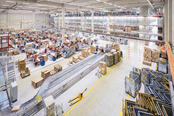 Karstadt gründet mit Fiege ein Joint Venture, das ab 2020 die gesamte Logistik übernimmt. (Bild: Karstadt Warenhaus GmbH)