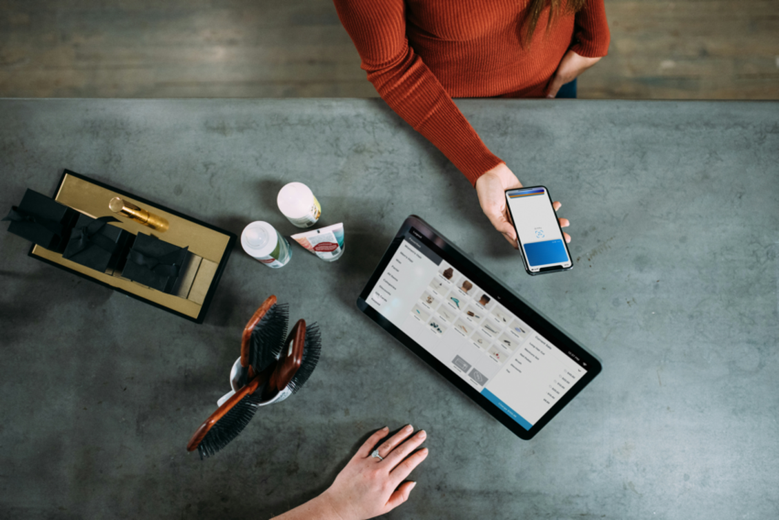 Bezahlsysteme können für Händler auf Kostenseite durchaus einige unangenehme Überraschungen bereithalten. (Bild: Blake Wisz / Unsplash.com)