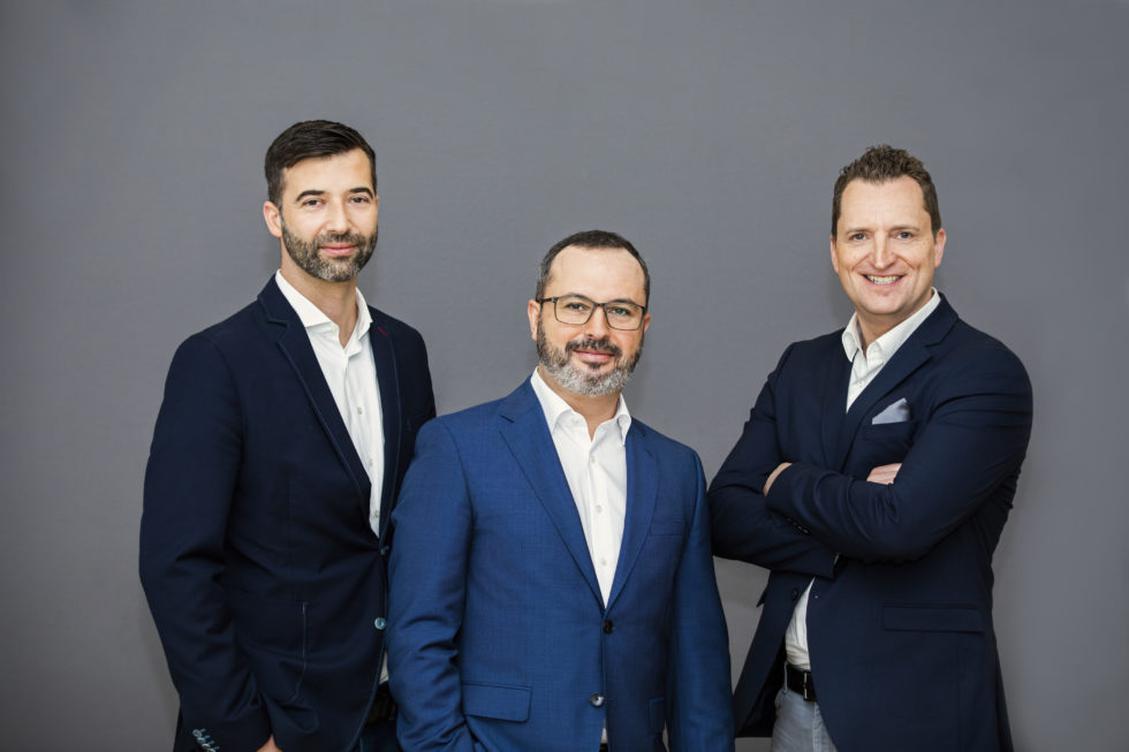 Die Geschäftsführung von d-force: Ralf Hammerath, Alen Nazarian und Jens Pöppelmann (v.l.) (Bild: d-force)