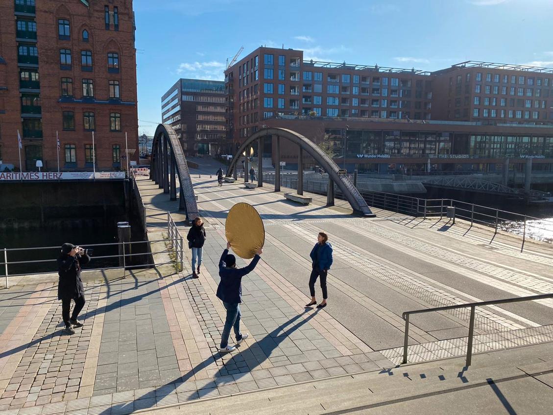 Werbeproduktion in Corona-Zeiten - Fotoshooting in Hamburg (Bild: Ralph Hargarten)