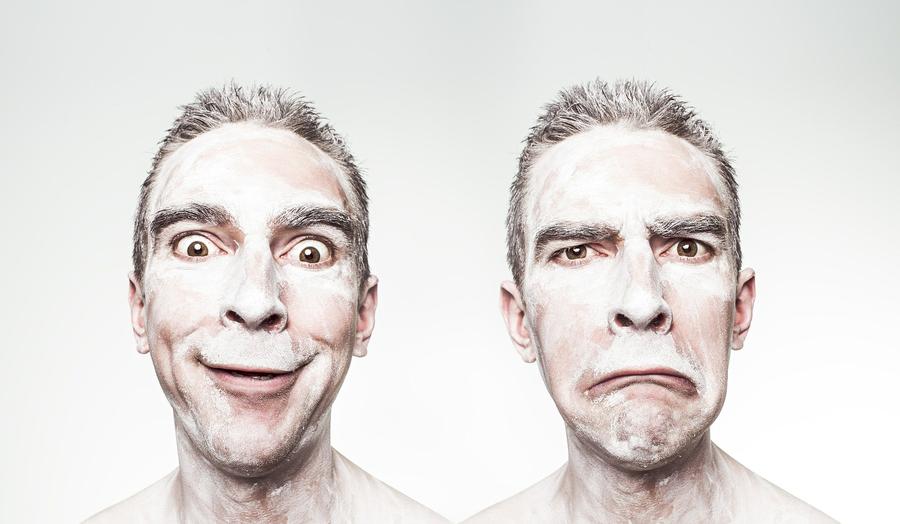 Emotionen sind für eine KI kaum kalkulierbar - Langweile und Mittelmaß sind die Folge. (Bild: RyanMcGuire / Pixabay)