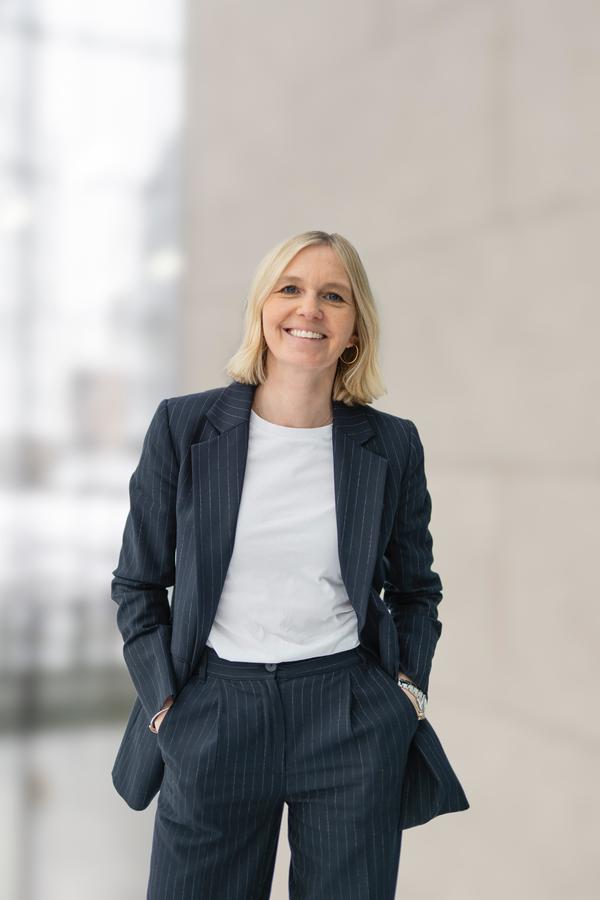 Carolin Klar: &#34;Jeder Style ist besonders inszeniert und erzählt seine eigene Geschichte. So kreieren wir für unsere Zielgruppe modische Inspirationen, die vielseitig, einzigartig und vor allem alles andere als farblos sind.&#34; (Bild: Bonprix)