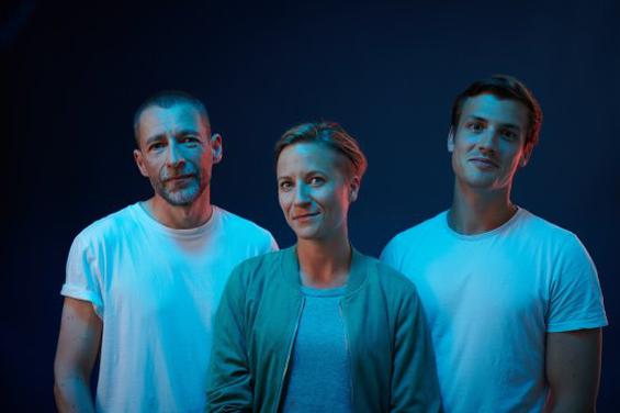 Die Geschäftsführung der Recruiting-Agentur Hooked (v.l.n.r): Christian Thron (Managing Creative Director), Tanja Schmidt (Head of HR) und Patrick Dörr (PR &#38; Corporate Communications) (Bild: deepblue networks AG)