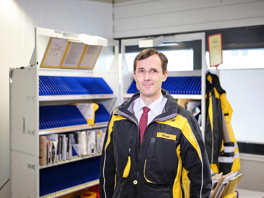 DHL-CEO Tobias Meyer baut um