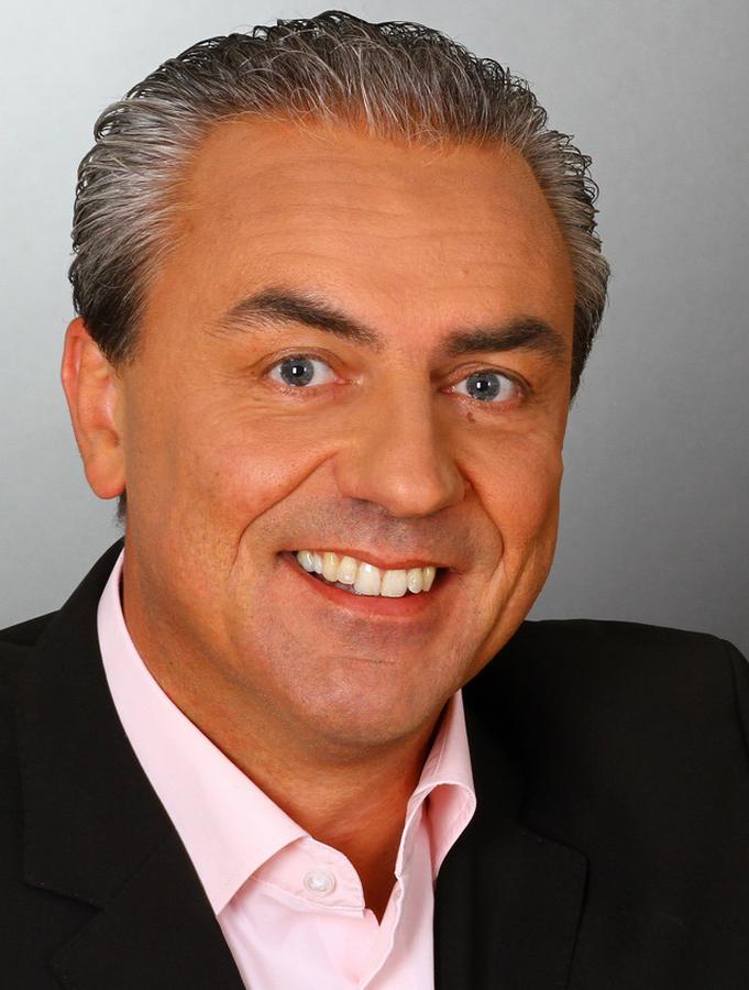 Karl-Heinz Mühlbauer, Geschäftsführer von Panadress (Bild: 2012 - 2013 Apple Inc., Karten; zu sehen ist die Innenstadt von Hamburg)